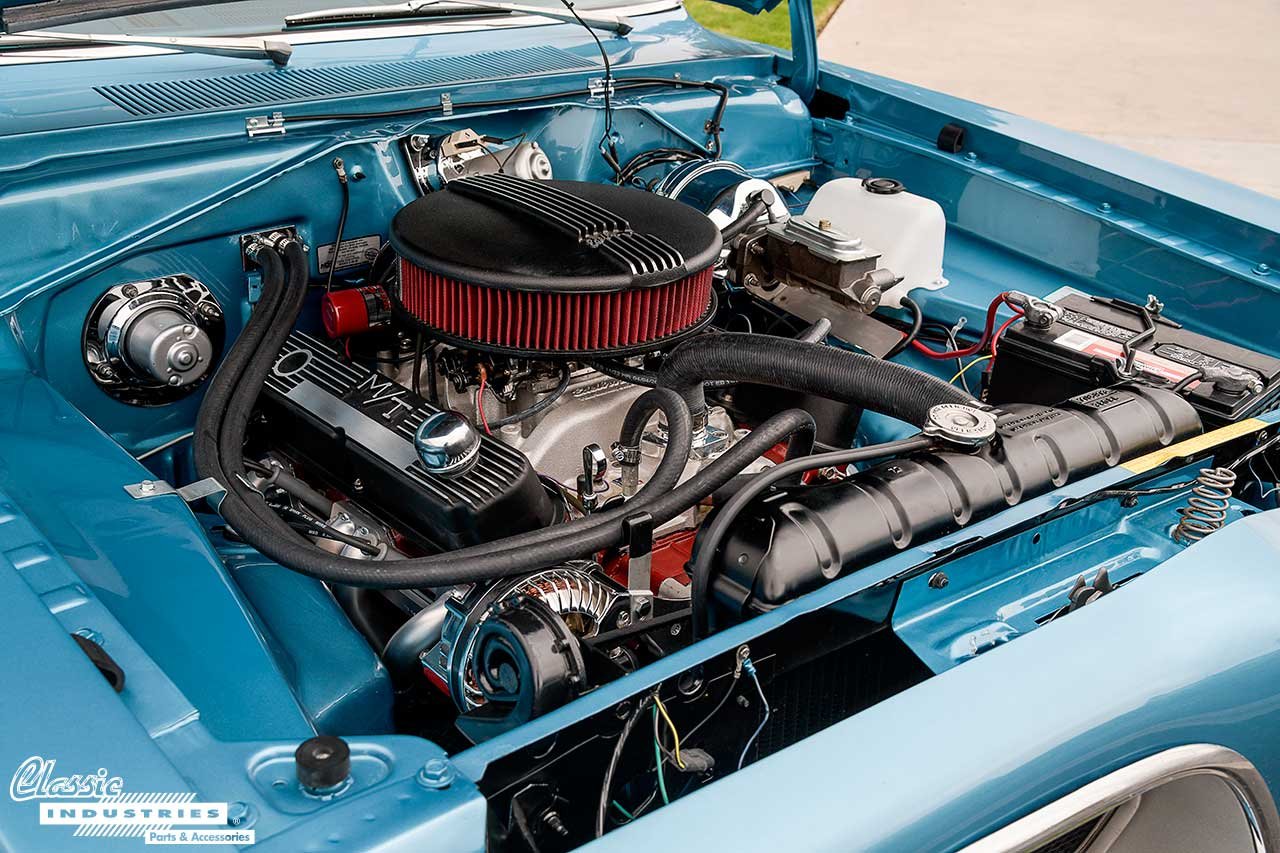 69-Barracuda-Blue_engine