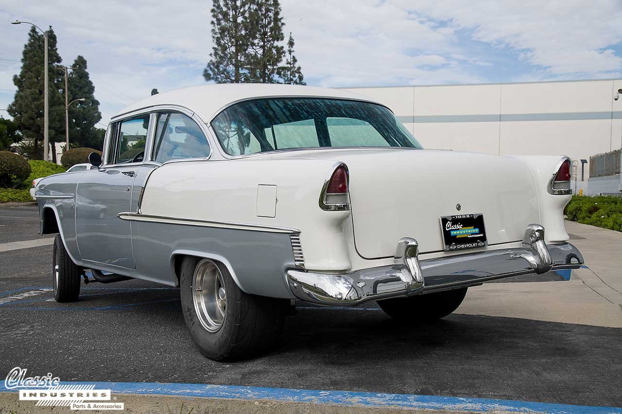 1955_Chevy_gasser_RearQuarter