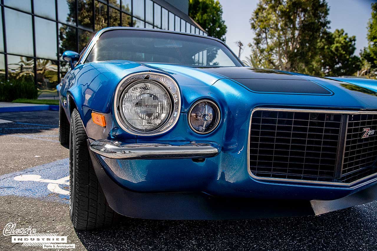 70-Camaro-Blue-BlkStripes_Headlight