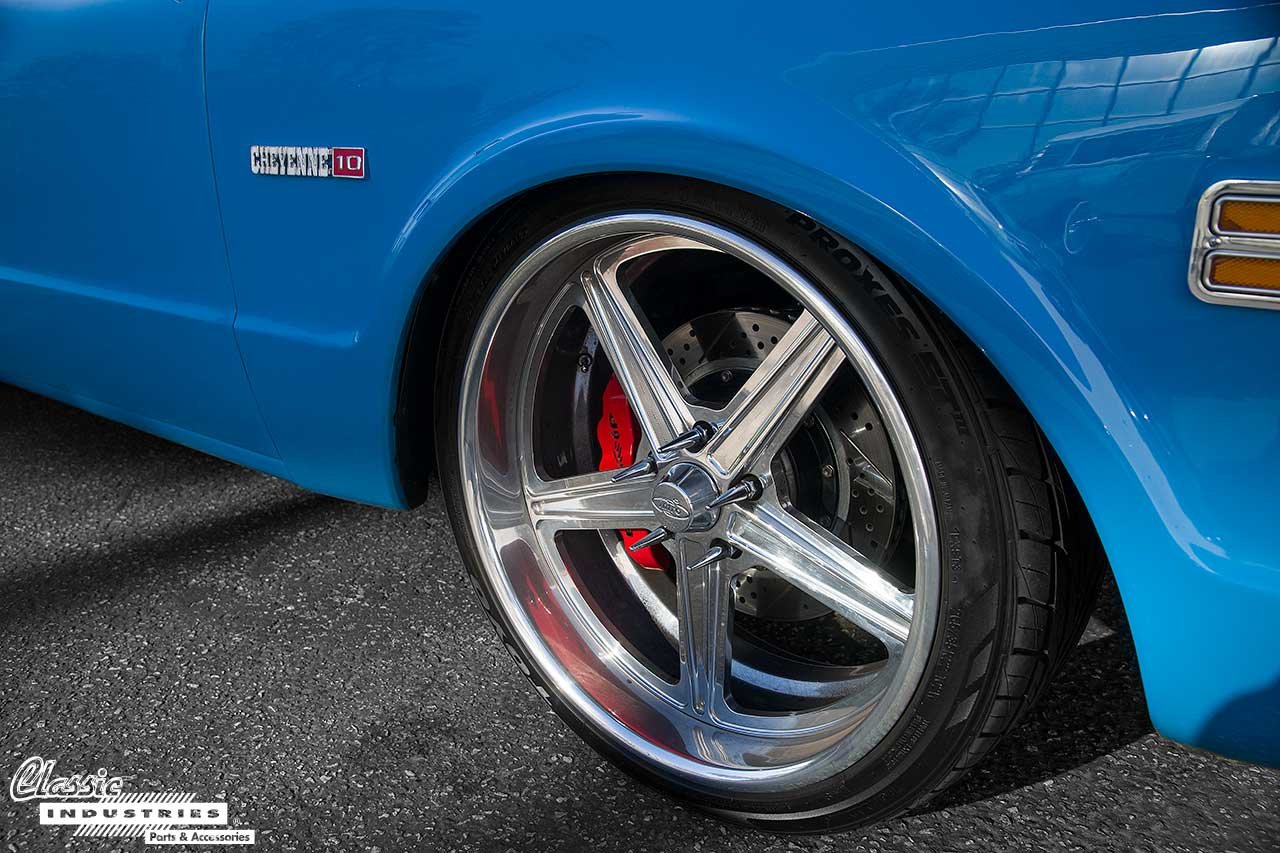 69-C10-Blue_Tire