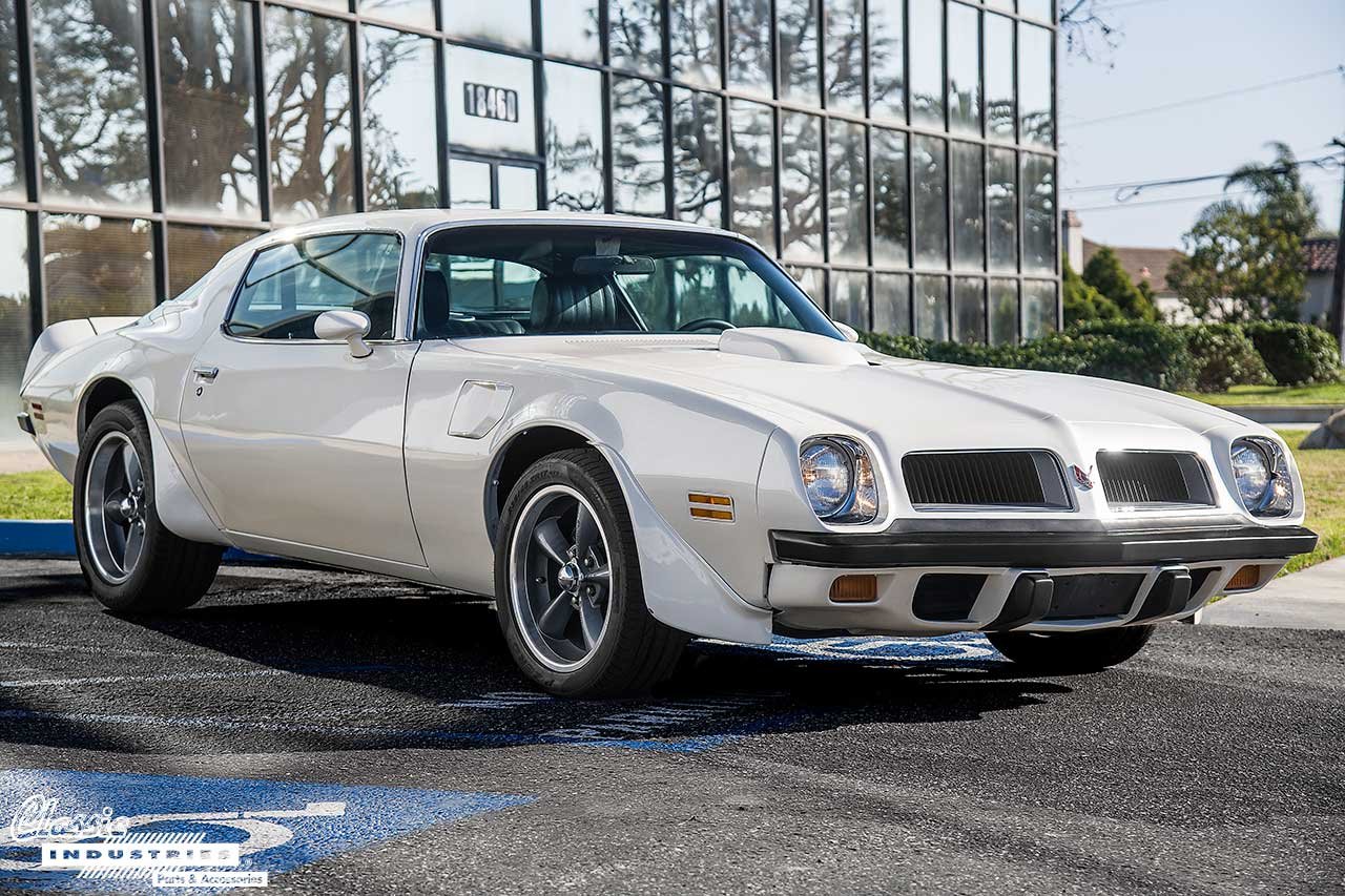 75-White-TransAM_FrontQuarter