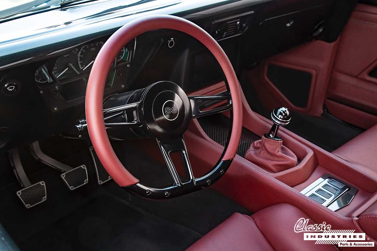 67CamaroGrayCarbonFiber_Steering