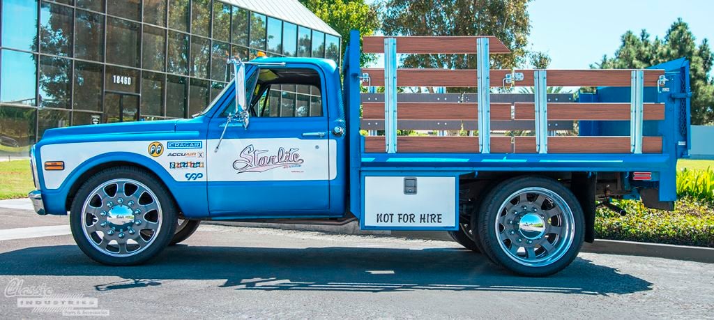 Blue '72 GMC 02