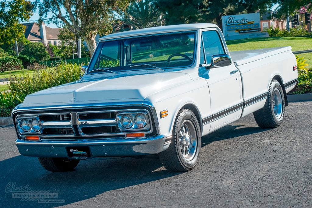 White '72 GMC 01