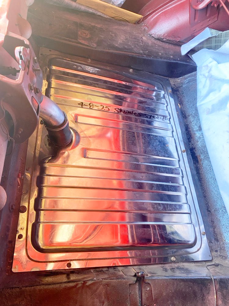 SS Mustang fuel tank installed